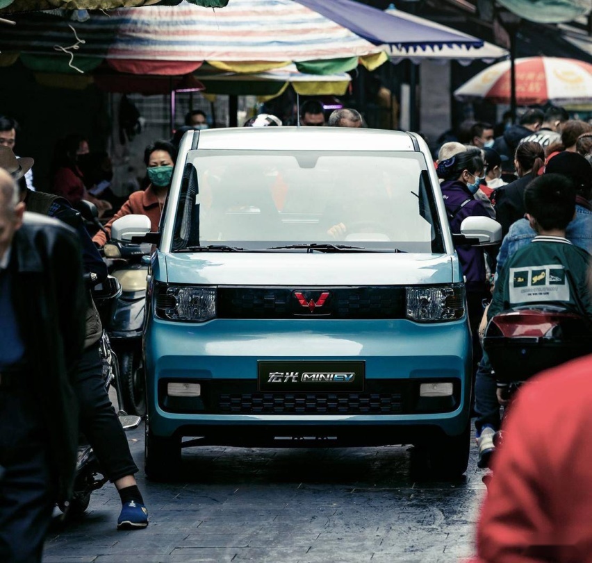 宏光 MINI EV 与老头乐们 13 亿中国人民究竟需要什