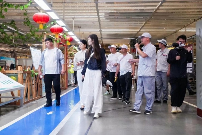 5月20日，20多位河南重点媒体代表走进郑州日产中牟工厂，探访郑州日产