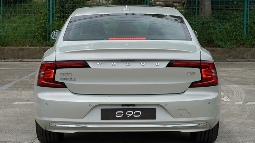 沃尔沃S90降9万/有现车，比凯迪拉克CT6值得买？