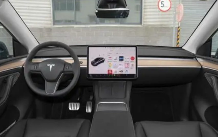 当北汽魔方遇上特斯拉Model Y，选对的还是选贵的？