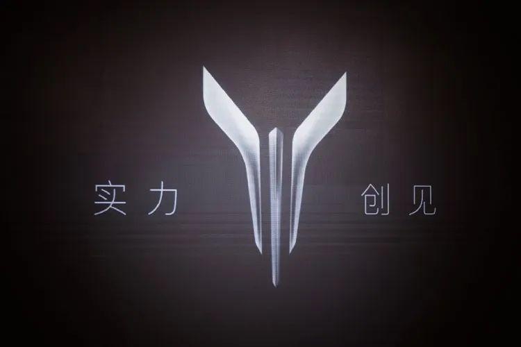 岚图“赶鸭子上架”：一汽红旗复兴提速，东风“坐不住”了