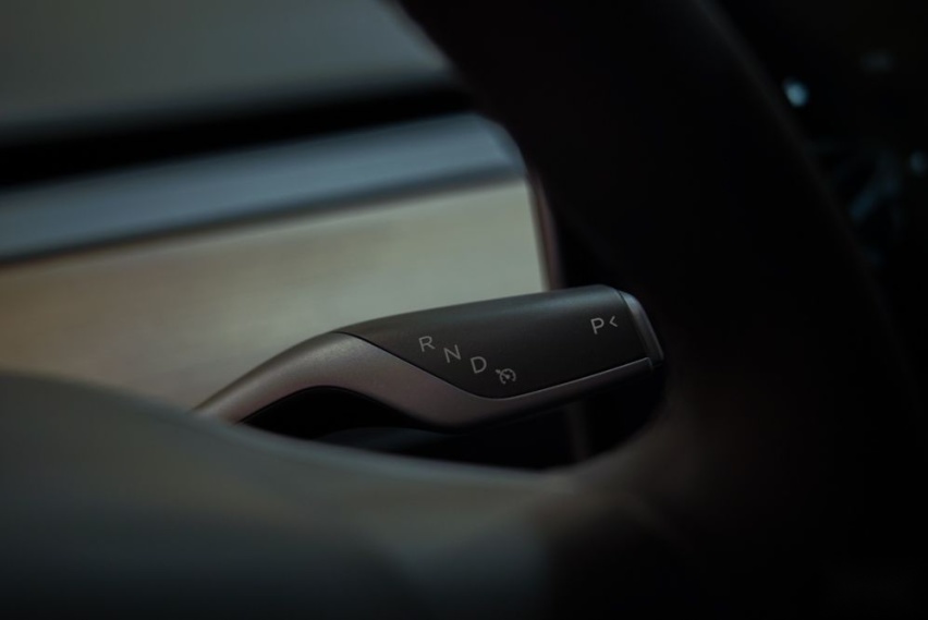 买燃油车还是电动车？宝马3系和Model 3您会怎么选？