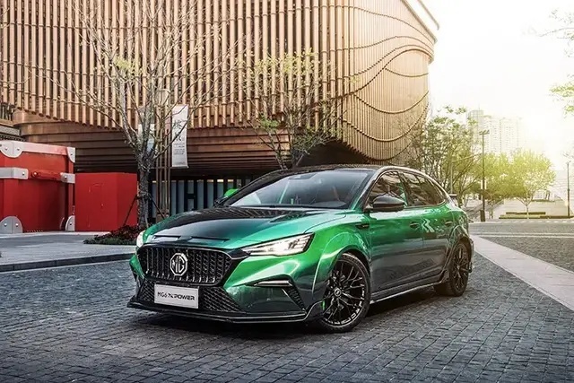 更硬核的大通D90 Pro ，2.0T的瑞虎8，半热熔胎的MG6……