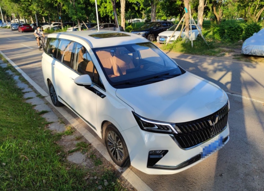 五菱的7座车，歌剧院式设计，配1.5T，5年宏光车主体验完想换车