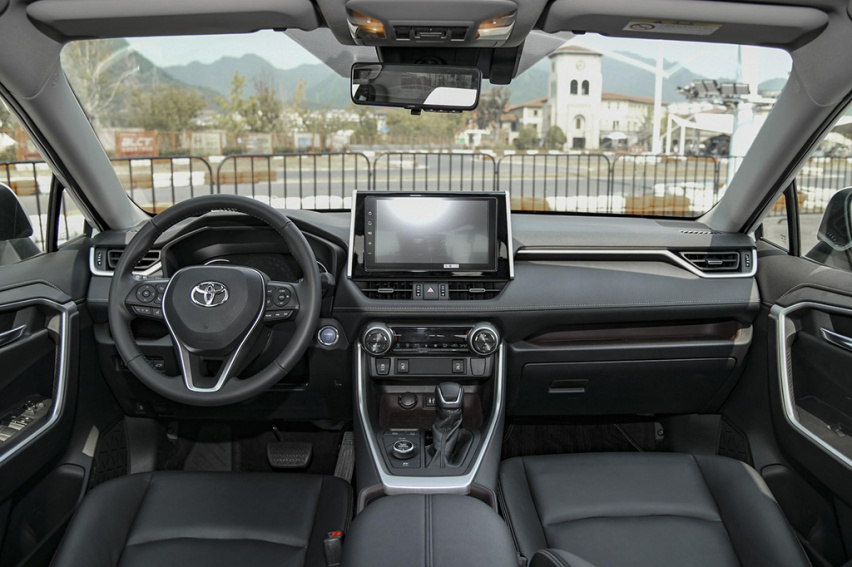 25岁年轻人该买什么车？8-25万推荐这四款SUV！