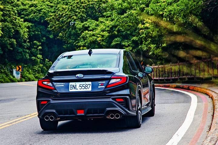 斯巴鲁还能坚持多久？试驾全新一代WRX