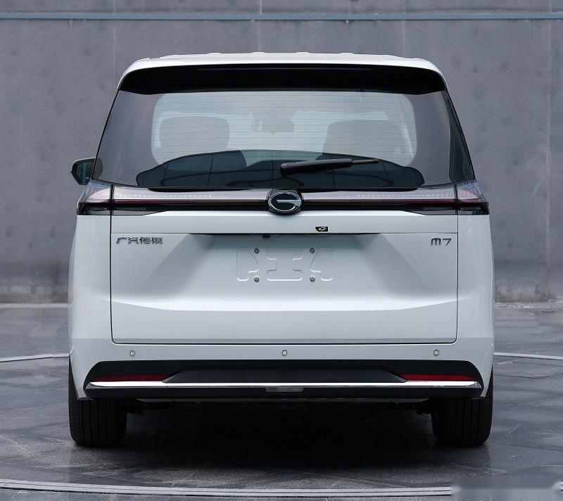 广汽传祺全新MPV——M7实车曝光！比M6更大，搭载2.0升混动系统