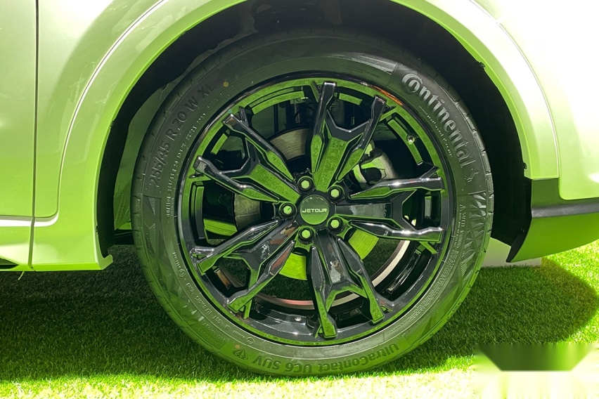 前脸变化很大 广州车展实拍新款捷途X70S EV