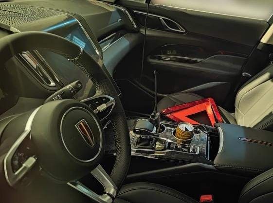 全新中大型SUV—红旗HS6申报图 外观庄严大气
