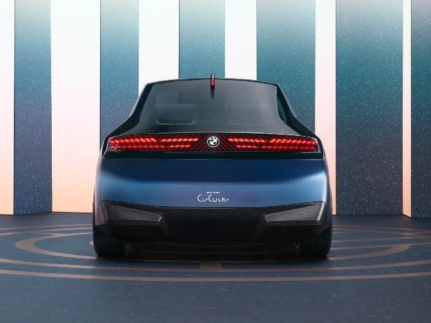 BMW i 循环概念车以数字设计创造智能可持续城市出行体验