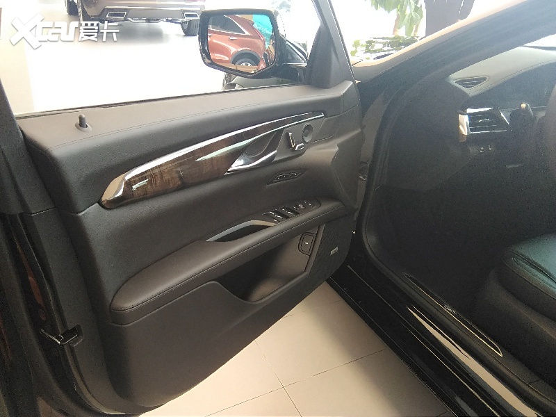 凯迪拉克CT6 探店实拍 4.2T+V8 动力超奔驰E级 配