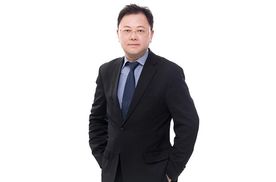 江西前首富，三年跌掉2500亿，不认怂！