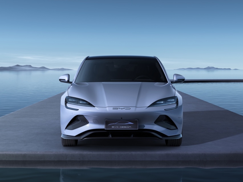 颤抖吧，Model3，比亚迪海豹开启预售，续航700km/零百3.8秒
