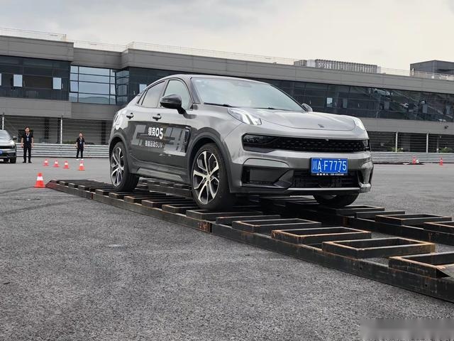 领克05的T5动力开起来怎么样？聊聊几个关键点！