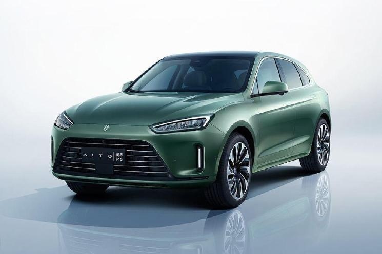 三款中型纯电SUV，都是四驱版，其中一款3.9秒破百