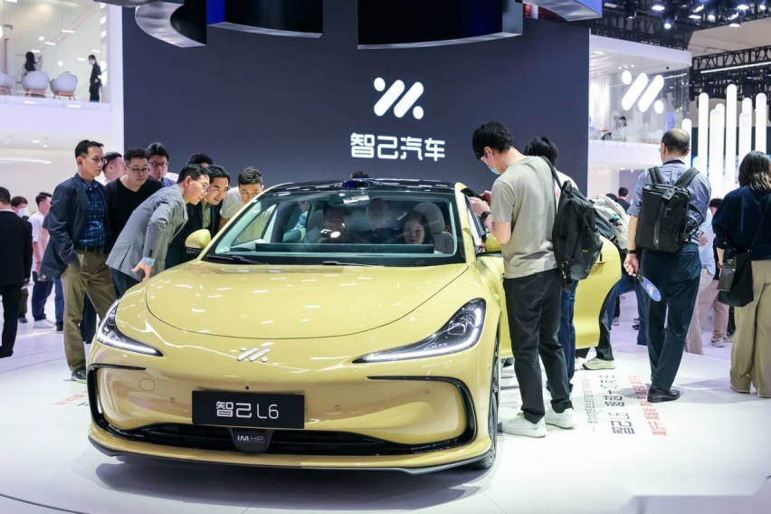 北京车展点燃“科技王炸”，智己L6订单突破21,000台！