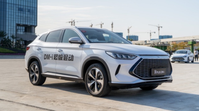 挑战燃油车，宋PLUS DM-i能上绿牌，亏电油耗4.4L