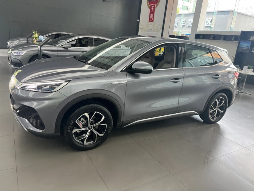 定位纯电车，一公里才8分钱，13.58万起，8月份大卖24272辆