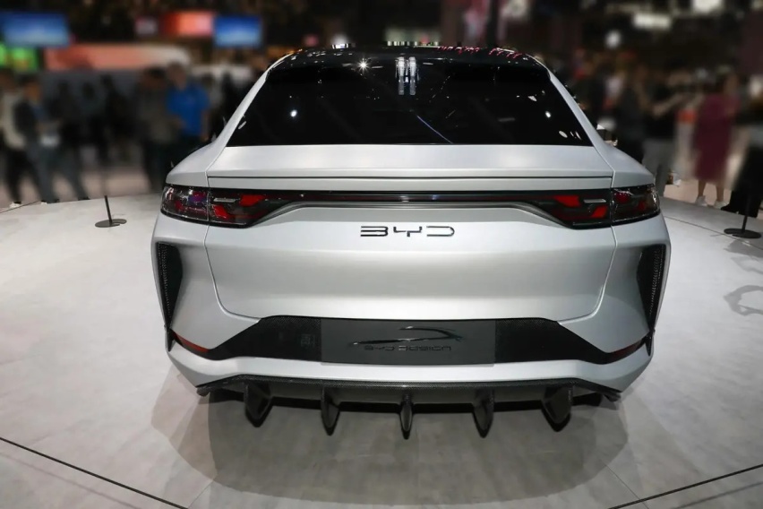 比亚迪宋L即将上市 硬刚Model Y 搭载云辇智能