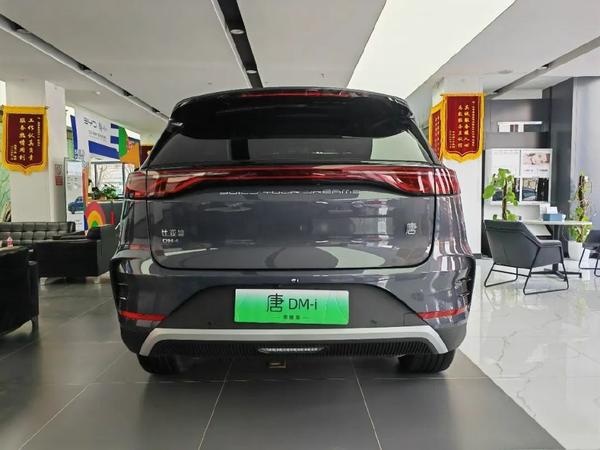 价格卷出新高度，车叔探店实拍比亚迪汉/唐荣耀版