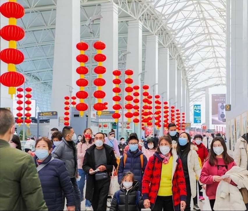 白云机场t1t2航站楼哪个停车场方便，广州白云机场停车费一天多少