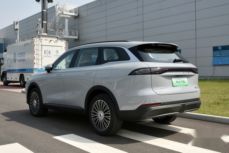 15万元就能买到6/7座车，还是混动，谁更能打？