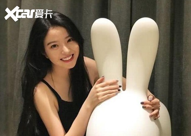 20岁身价55亿,700万豪车出行,王文也近照曝光