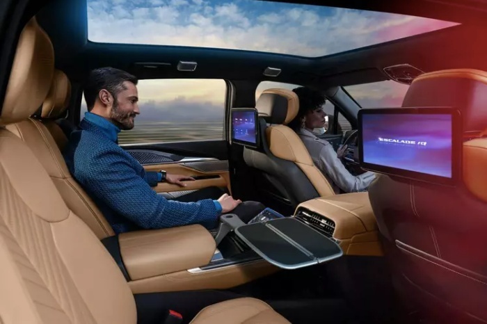 最大续航724km 全尺寸纯电SUV 凯雷德Escalade IQ 亮