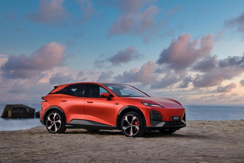 为什么要选深蓝S7而不选特斯拉Model Y？