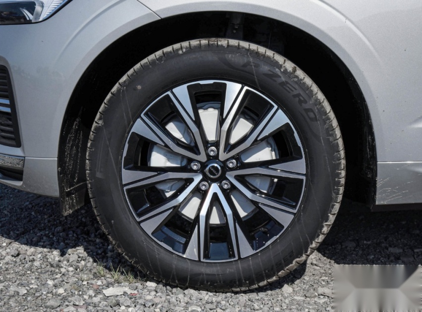 沃尔沃XC60，与宝马X3同级别，降至30万，你还买宝马X1吗？