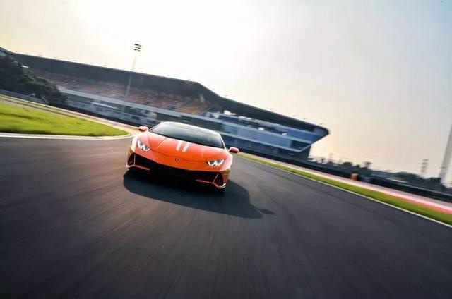 国内首试兰博基尼Huracán EVO,让你意想不到的听话!