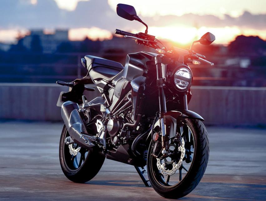 入门复古街车，本田更新2022款CB250R，昭和前减震配滑动离合
