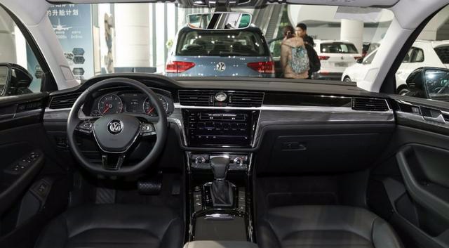 推荐四款优惠大的中大型轿车，最高降24万，最低22.10万