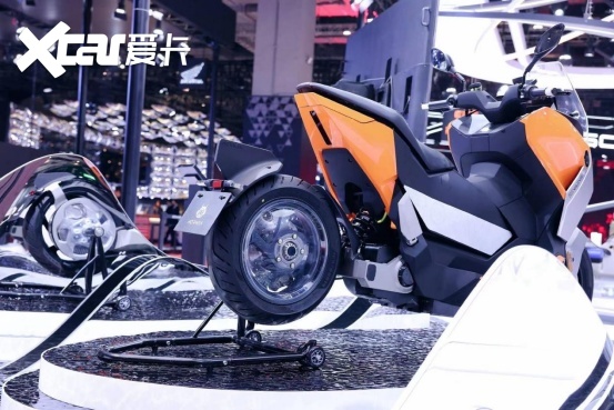 号外horwin高性能电摩亮相2023上海车展-爱卡汽车爱咖号