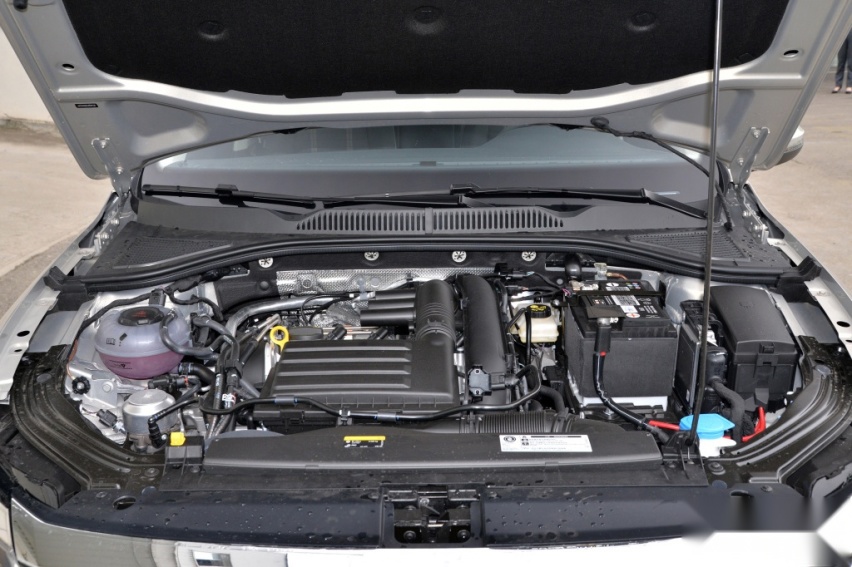 职场新人看过来 这三款合资10万级紧凑轿车 百公里油耗最低只要4.9L