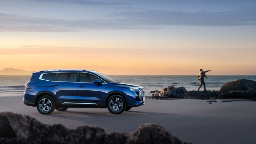 国货当自强，15万落地7座SUV，吉利豪越L对比奇瑞瑞虎8 PRO