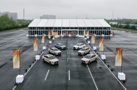 荣威i6预售6.59万元起，不光有彩电大沙发还送黄金