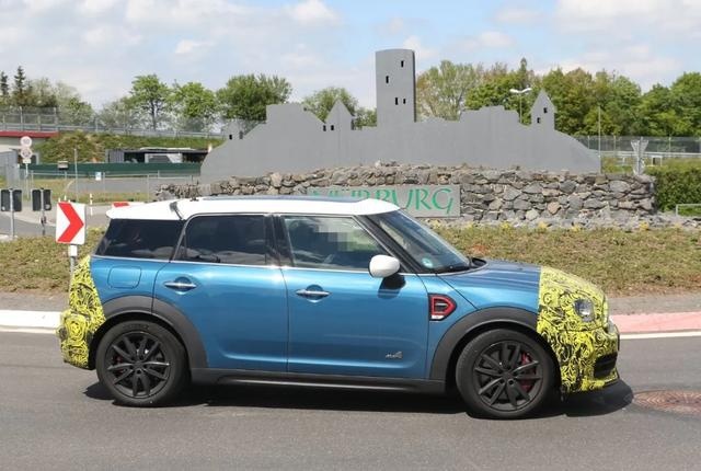 在纽伯格林，我们逮到了新款MINI Countryman