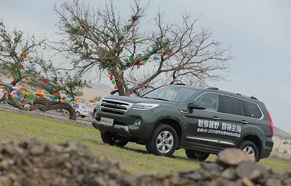 买不起普拉多？推荐一款会“坦克转向”的越野车，20万就能拿下
