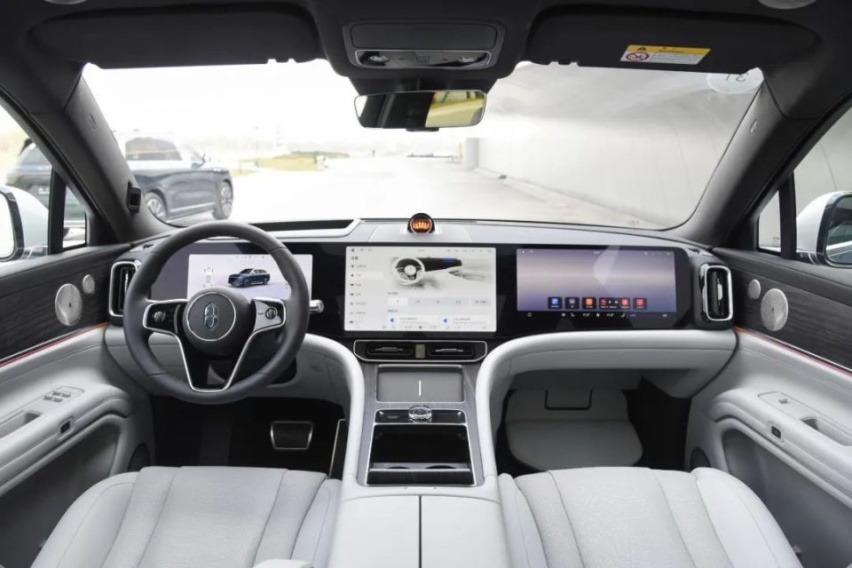 问界M9，真的能做到1000万内最好SUV？