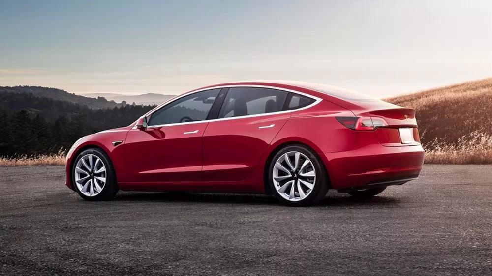 国产特斯拉Model 3能预定了，最快只要半年就能提车