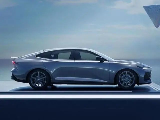 特斯拉凑出了SEXY CAR，长安用UNI-V正式完成“KTV”组合