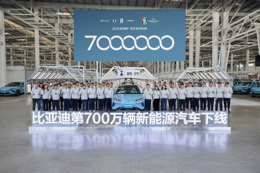 再过一年，比亚迪新能源销量就要破千万了，现在是第700万辆！