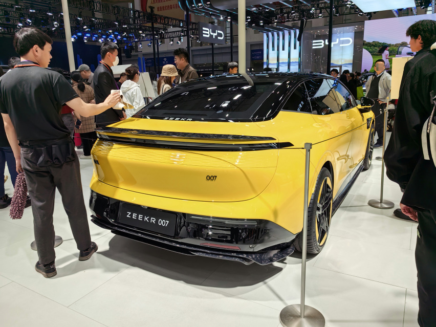 2023宁波国际车展，来看极氪新车
