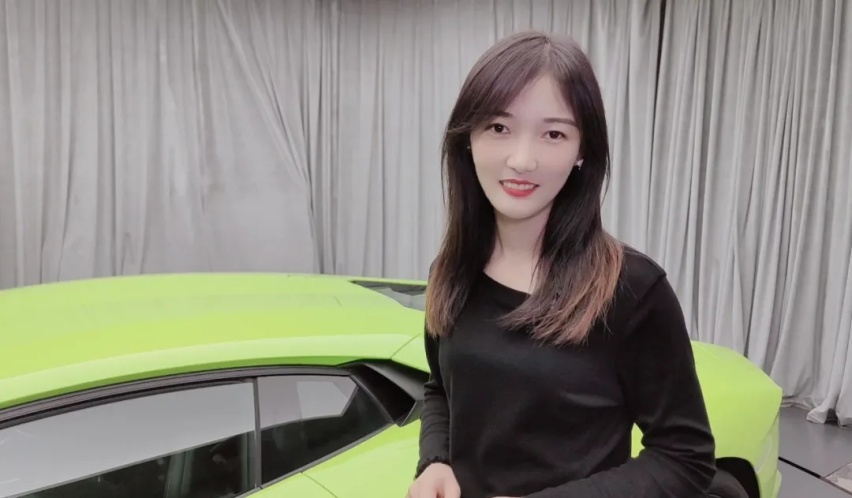 兰博基尼Aventador LP700-4半价！男生眼里的大牛女生眼里是什么？