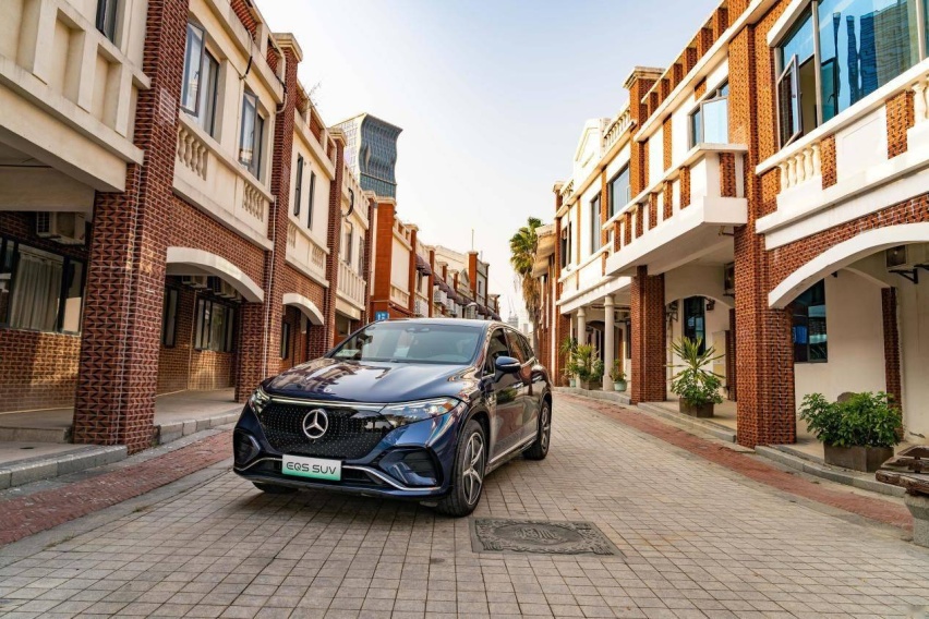 越野赛道小试EQS SUV：什么叫豪华越野体验