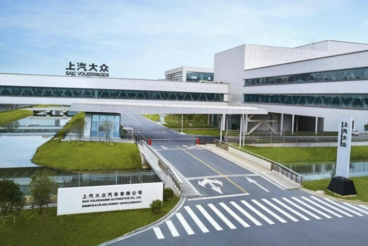 汽车人的悲哀？国内多家车企相继裁员，降本刀口向内
