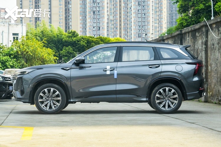 换装全新设计语言 长安第三代cs75plus售12.49万起