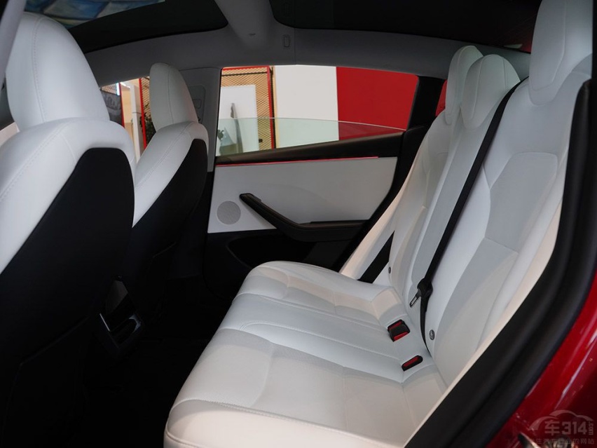 Model 3和智界S7 谁才是纯电轿车之王？