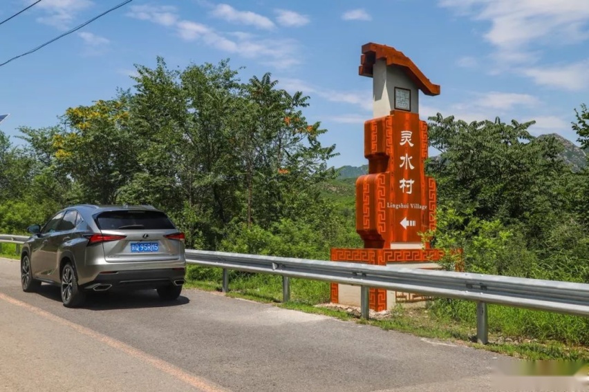 最美公路丨险与美共存，记雷克萨斯NX 300挂壁公路之行